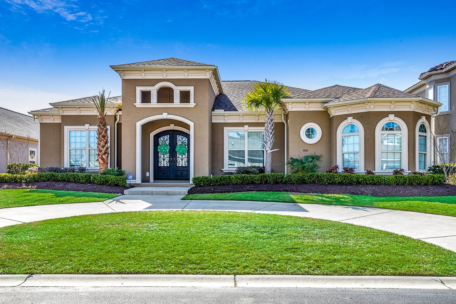 861 Bluffview Drive interior